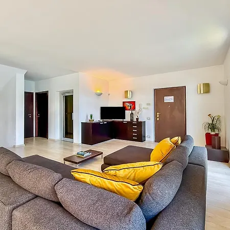 Panoramica * Μενάτζιο